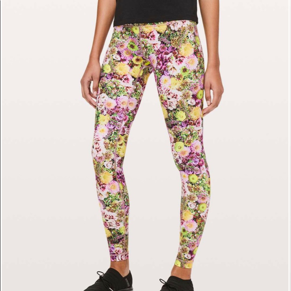 Nulux Wunder Under Lululemon Inflorescent size 6
